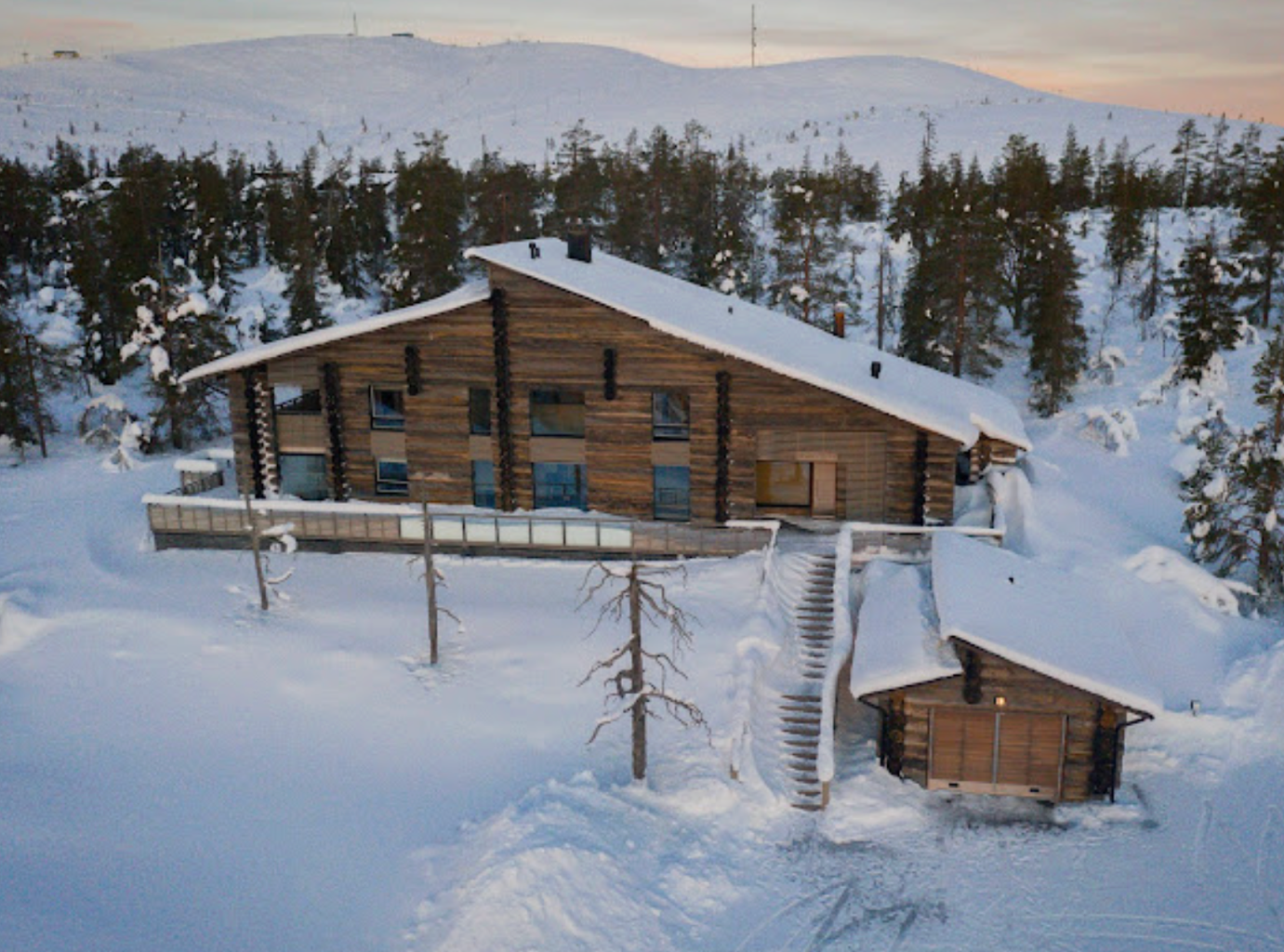 Arctic TreeHouse Hotel 3